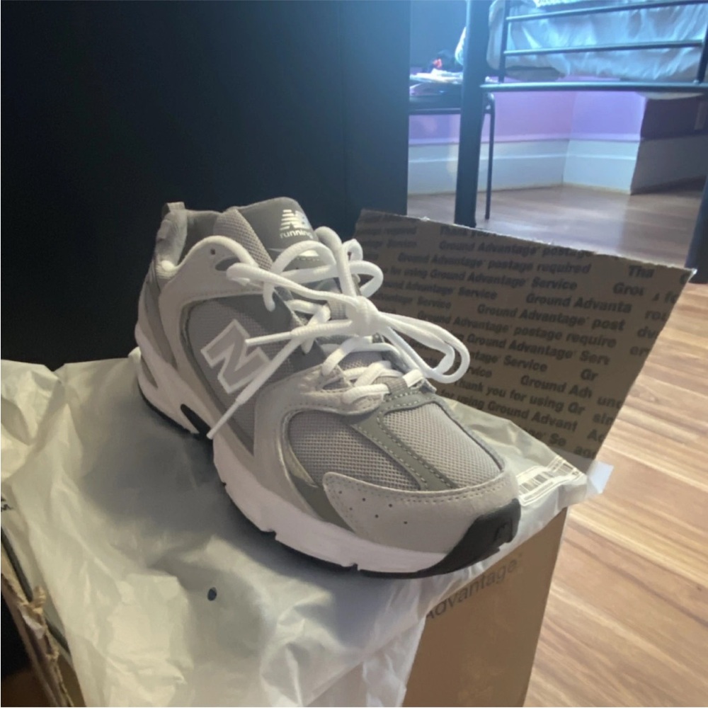 New Balance Gray and White Retro Running Sneakers - Picture 3 of 5